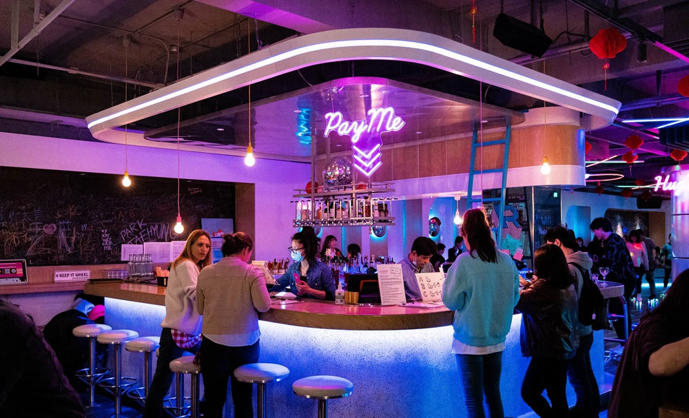 Shanghai Cyberpunk Nights: The Ultimate 5-to-8 Bar Crawl & Midnight Bites
