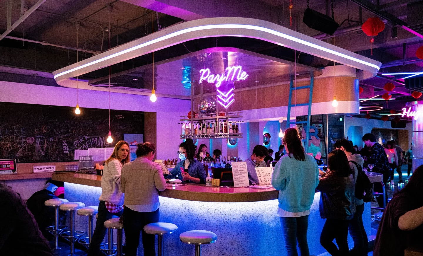 Shanghai Cyberpunk Nights: The Ultimate 5-to-8 Bar Crawl & Midnight Bites