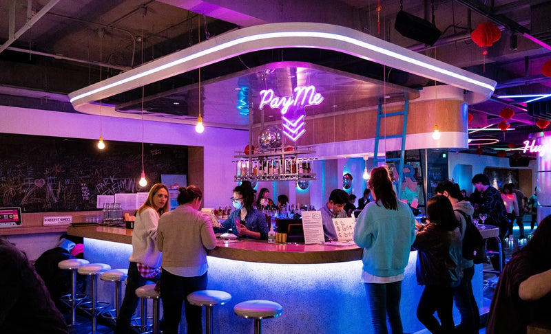 Shanghai Cyberpunk Nights: The Ultimate 5-to-8 Bar Crawl & Midnight Bites