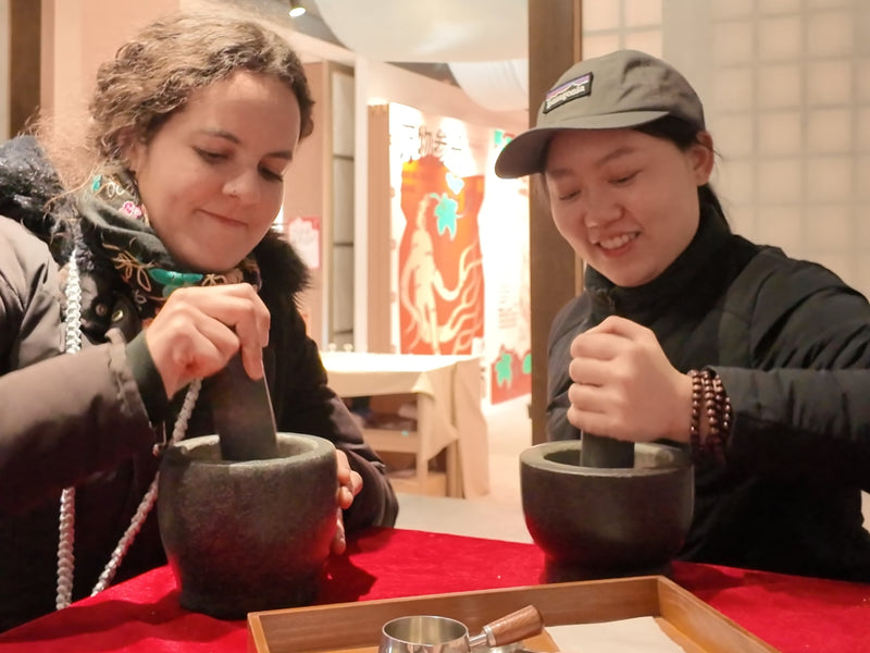 Local Life & Heritage: Wet Market Foodie Walk & Traditional Crafting