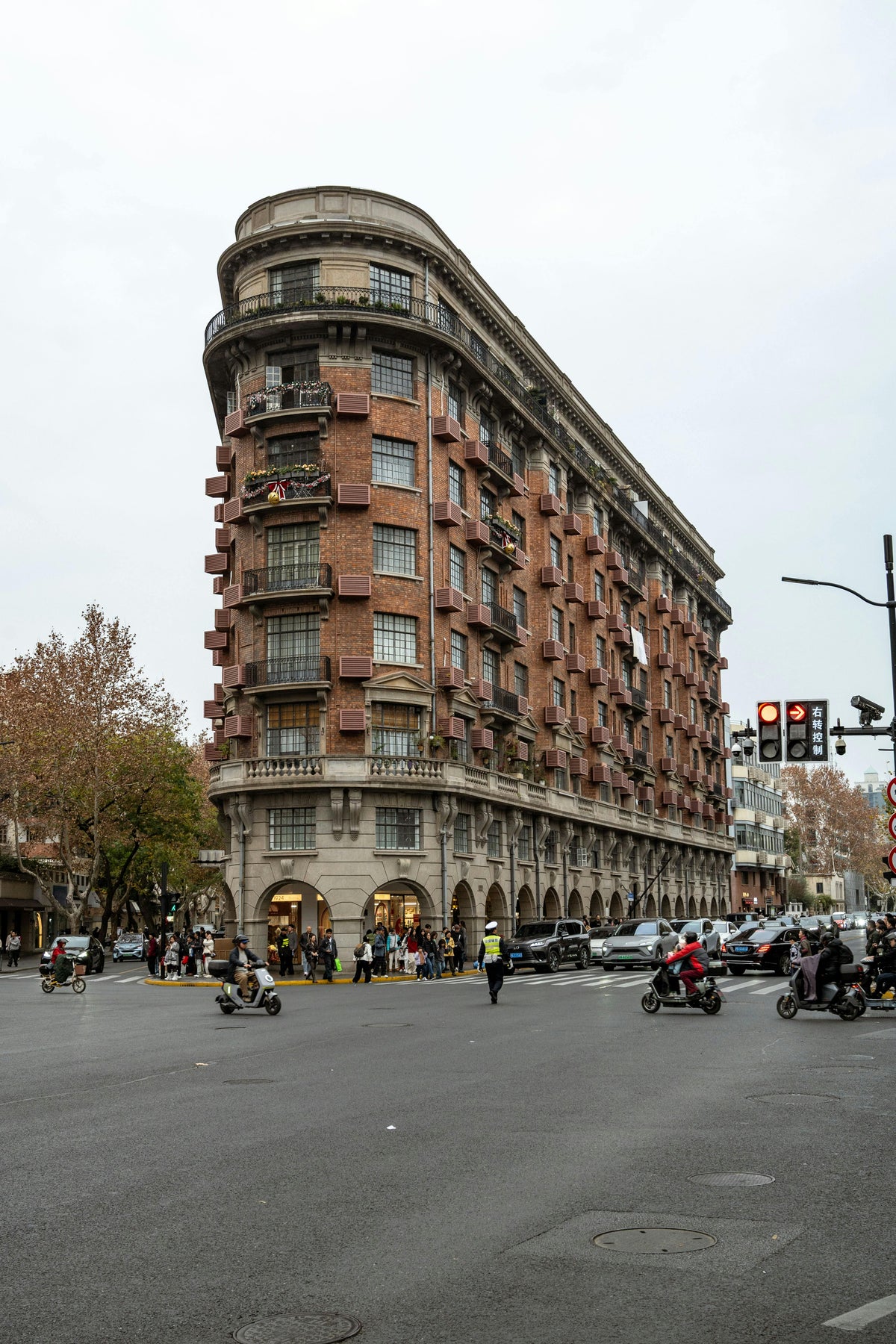 The Ultimate Shanghai: Iconic Landmarks & Trendy Local Hotspots