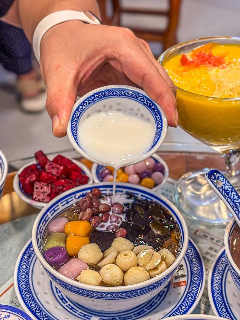 Nanjing Road to The Bund: The Ultimate Culinary & Heritage Food Tour