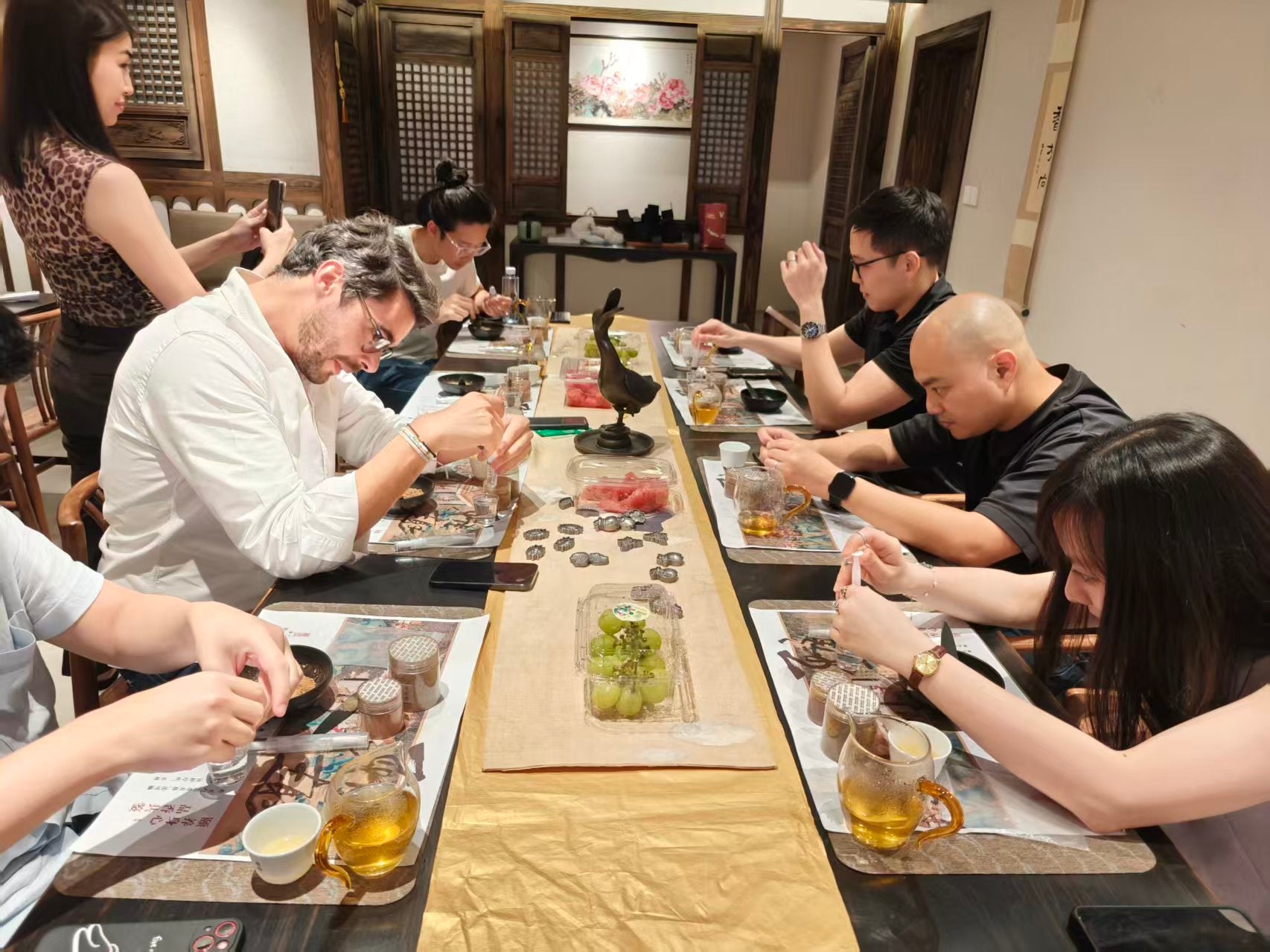 Shanghai Hand-on Culture Tour: Hanfu, Tea Ritual & Guqin Cultural Immersion
