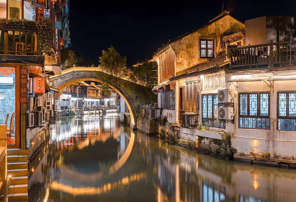 Zhujiajiao Water Town: A Fully Customizable 1-Day Escape (Private Vehicle Included)